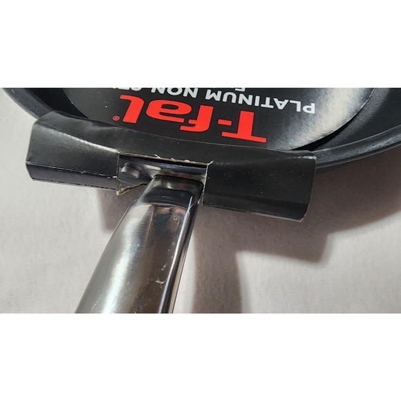 t-fal platinum non-stick endurance  12'' fry pan - Picture 8 of 8